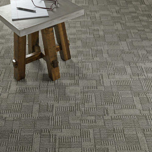 Blockade carpet tile